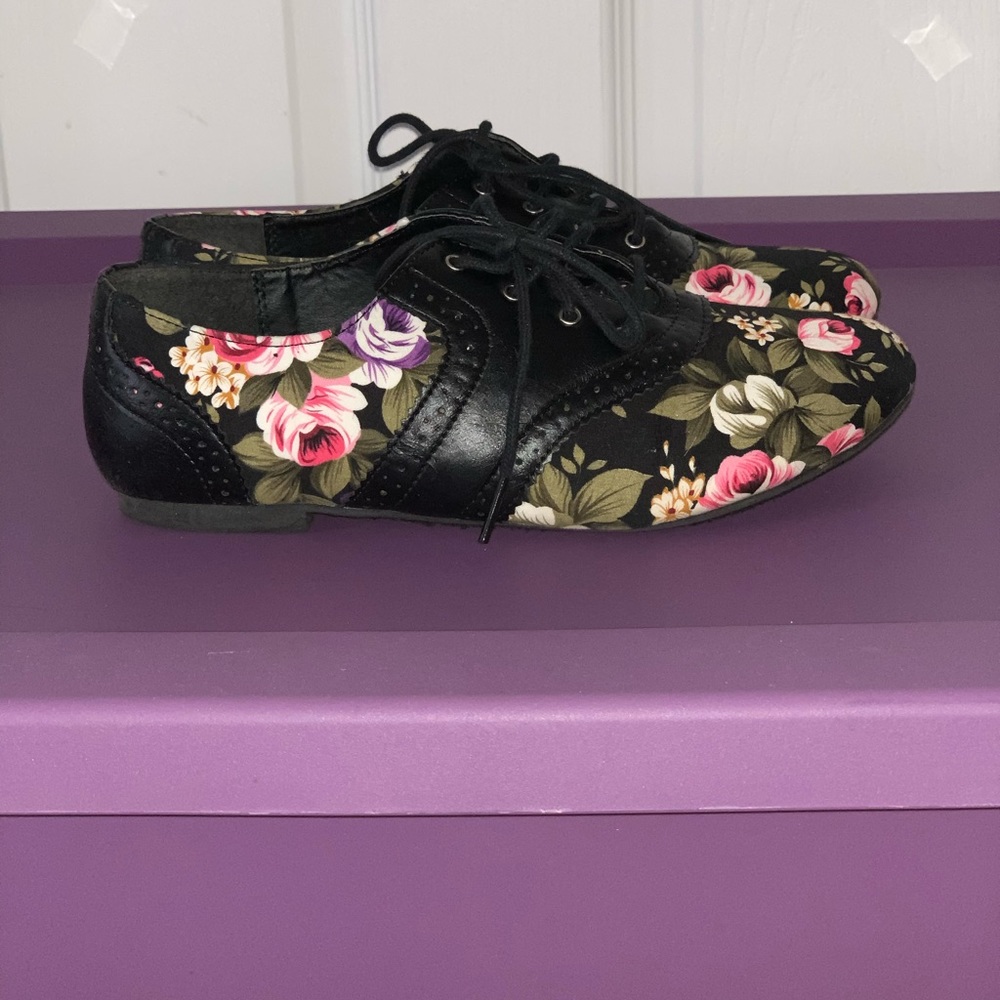 Flat Oxford style loafer